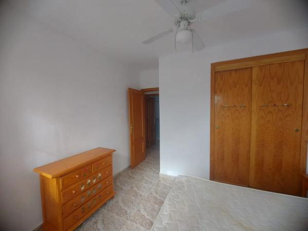 Chalet adosado en calle Aneto, 3 j