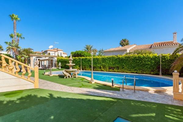 Chalet en Barrio Playa Flamenca