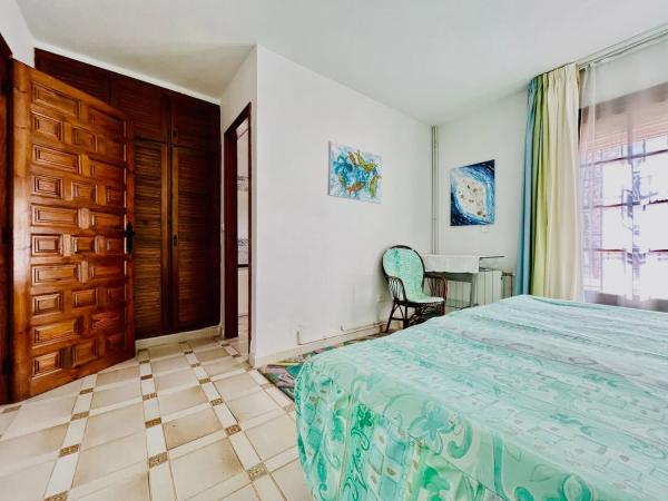 Chalet adosado en calle Manuel de Falla, 375