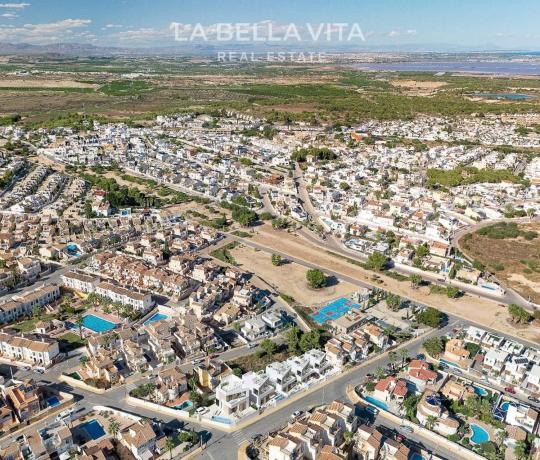 Casa independiente en carretera San Miguel de Salinas