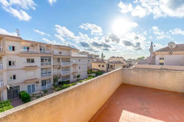 Chalet adosado en calle Pintor Ribera