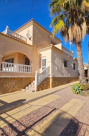 Casa independiente en pozo Blanco