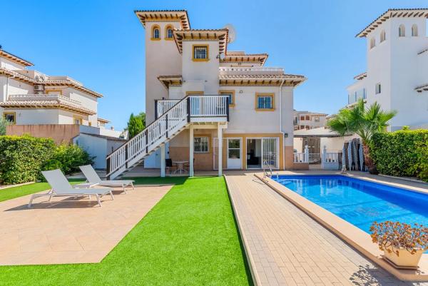 Chalet en Barrio Lomas de Cabo Roig-Los Dolses