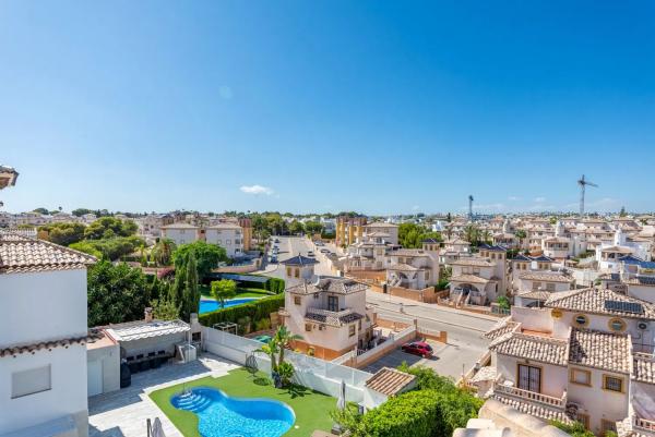 Chalet en Barrio Lomas de Cabo Roig-Los Dolses