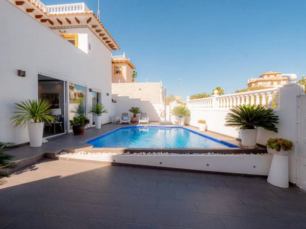 Chalet en Barrio La Zenia