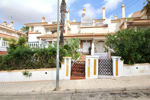 Chalet adosado en calle Fernandez Caballero, 1