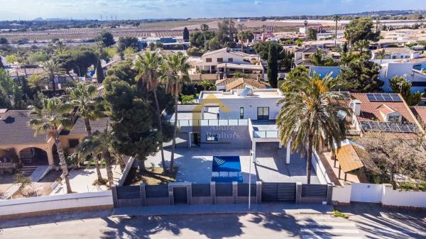 Chalet en Barrio Campoamor