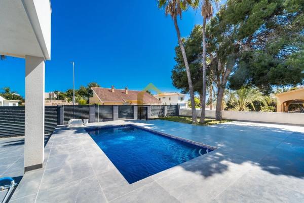 Chalet en Barrio Campoamor