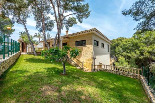 Casa independiente en calle Tirso de Molina