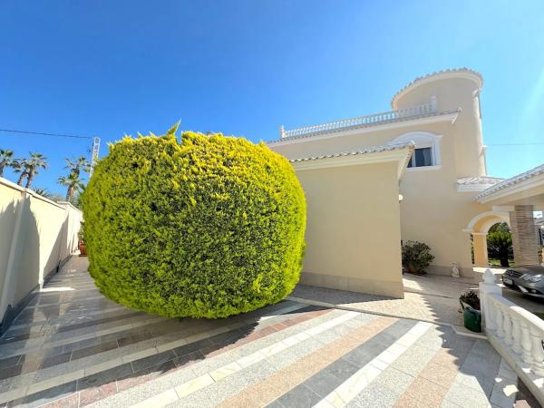 Casa independiente en avenida Velero, 116