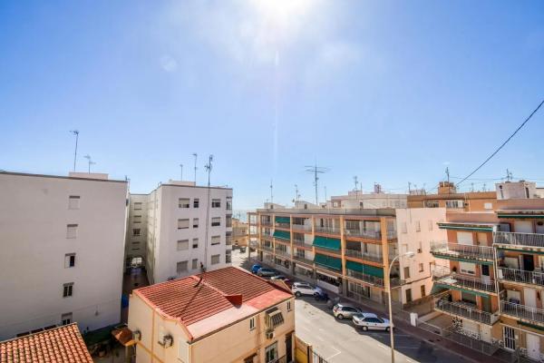 Piso en calle Enrique Pire Solís