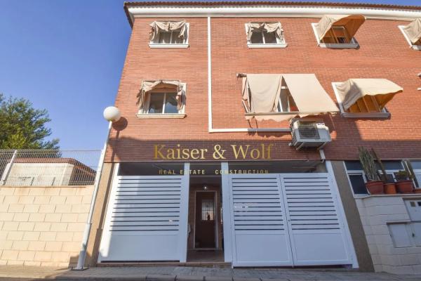 Casa independiente en calle Logroño