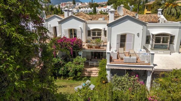 Chalet adosado en calle Levante