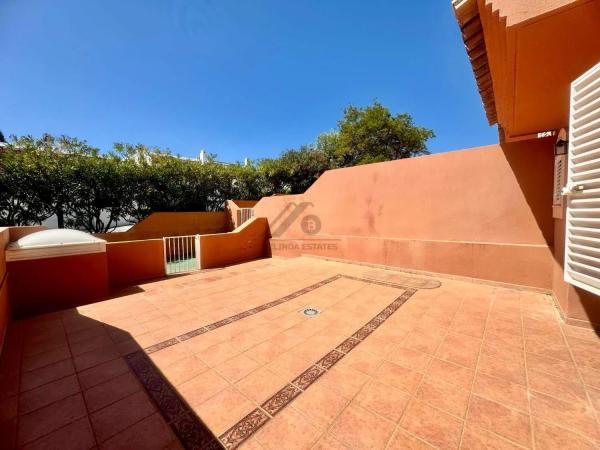 Chalet adosado en calle las Aguilas