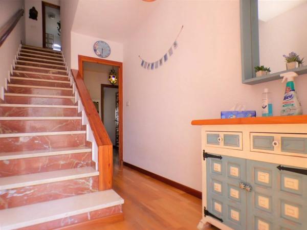 Chalet pareado en calle Alcolecha, 11