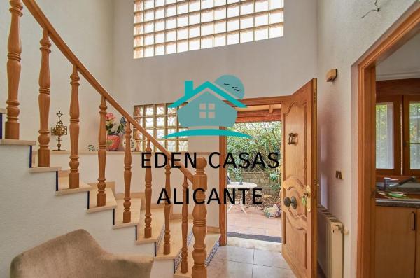 Casa independiente en calle d'Atzúvia