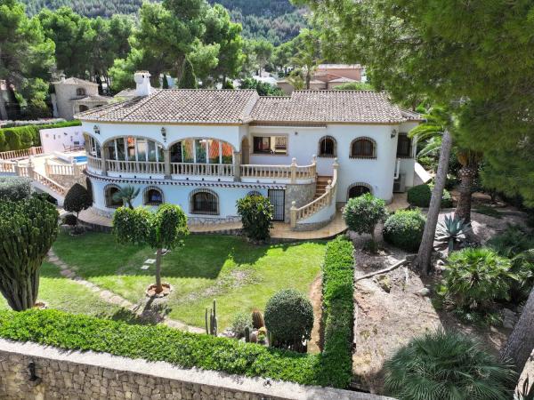 Casa independiente en calle Hebe