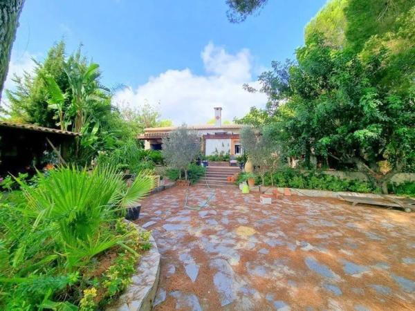 Casa independiente en avenida Dénia, 18