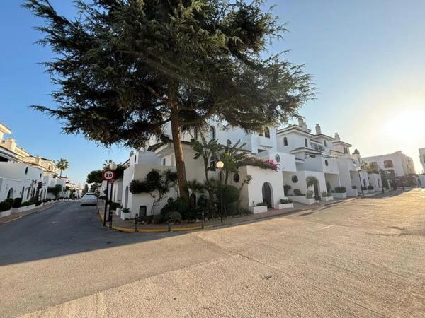 Chalet adosado en avenida España