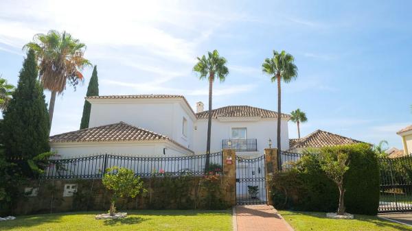 Casa independiente en calle Laurel