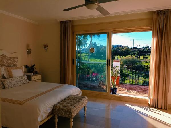 Chalet pareado en Lugar Urbanizacion Estepona Golf