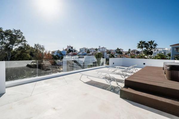 Casa independiente en Urbanizacion Cortijo Casareno