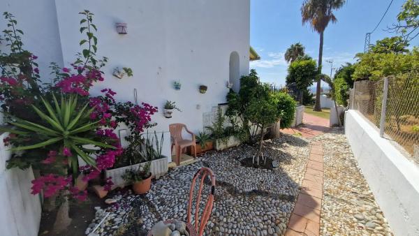 Chalet adosado en avenida Urbanizacion Playa de Guadalobon