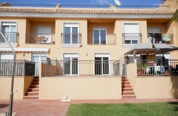 Chalet adosado en calle las Golondrinas, 22