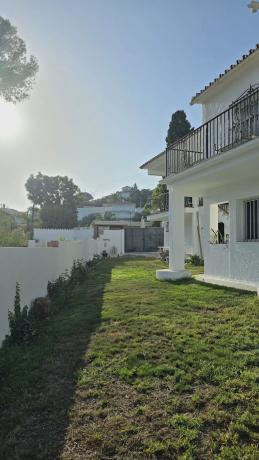 Casa independiente en calle Higueras, 2