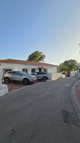 Casa independiente en calle Higueras, 2