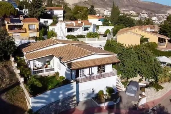 Casa independiente en avenida de la Vista