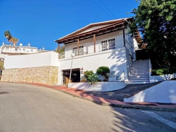 Casa independiente en avenida de la Vista