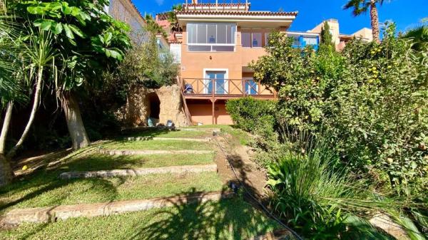 Casa independiente en avenida Estrella del Mar, 1