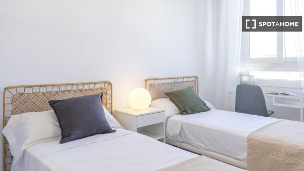 Apartamento completo de 3 dormitorios en Málaga