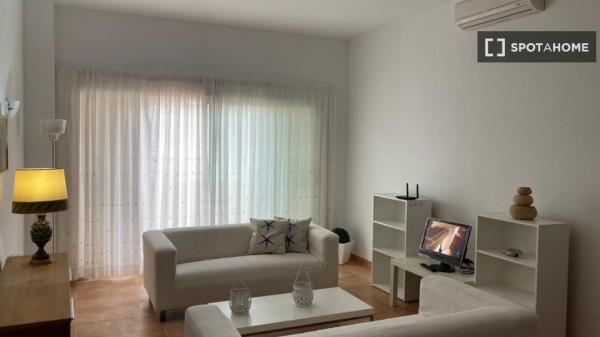 Apartamento de 3 habitaciones en alquiler en Las Salinas