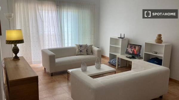 Apartamento de 3 habitaciones en alquiler en Las Salinas