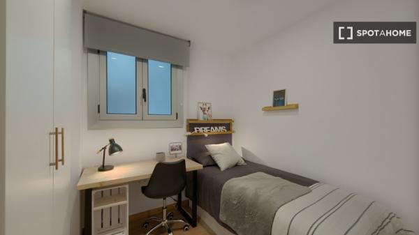 Quarto para alugar em apartamento de 7 quartos em Barcelona