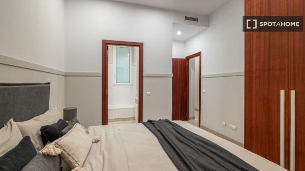 Apartamento entero de 2 dormitorios en Barcelona.