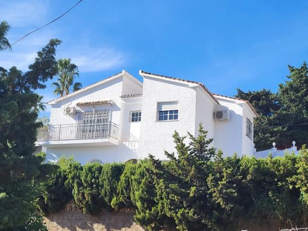 Casa independiente en avenida de la Hacienda