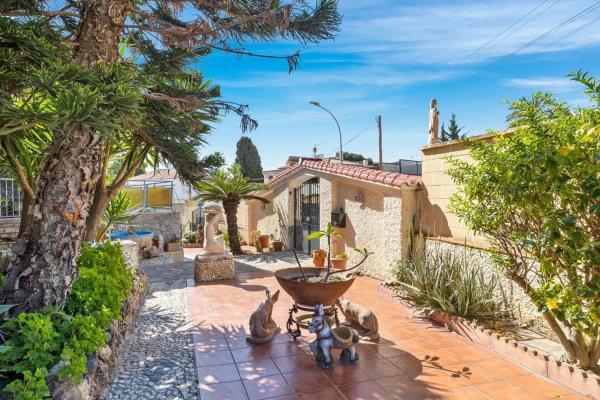 Casa independiente en calle los Naranjos