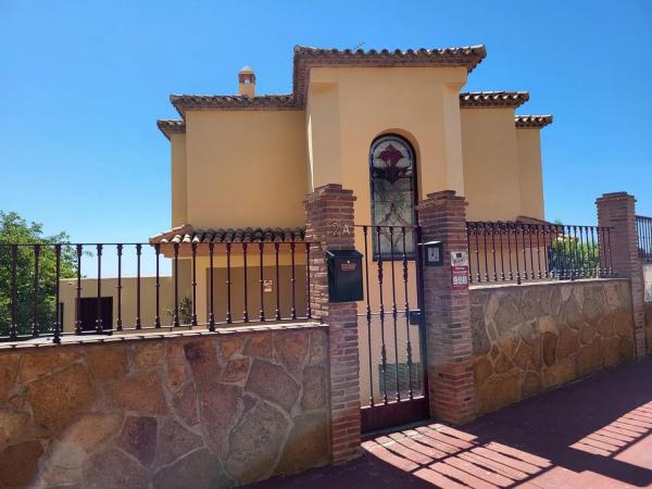 Casa independiente en avenida de la Libertad