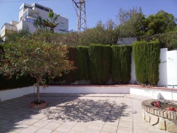 Casa independiente en avenida del Cantábrico