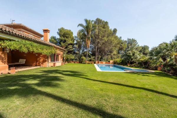 Casa independiente en avenida Piedramar s/n