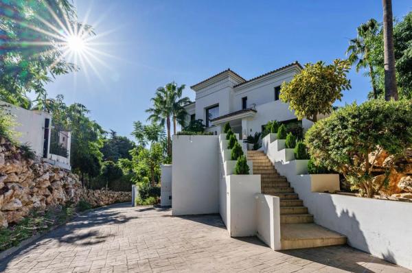 Casa independiente en Lugar Urbanizacion Lomas de Marbella Club, 75