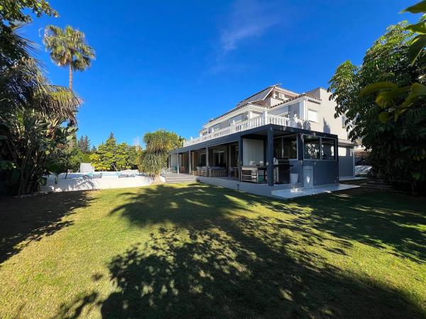 Casa independiente en avenida Piedramar, 4