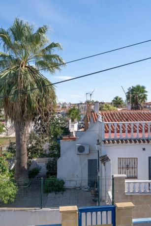 Chalet adosado en calle las Rosas