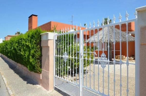 Casa independiente en calle Mar Adriático