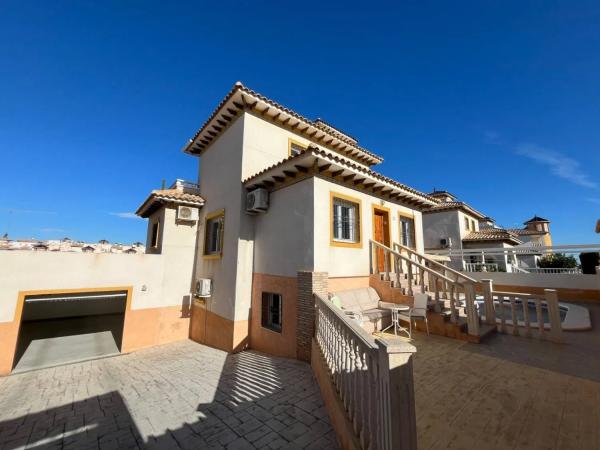 Chalet en Barrio Lomas de Cabo Roig-Los Dolses