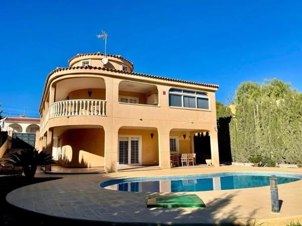 Casa independiente en calle Covadonga