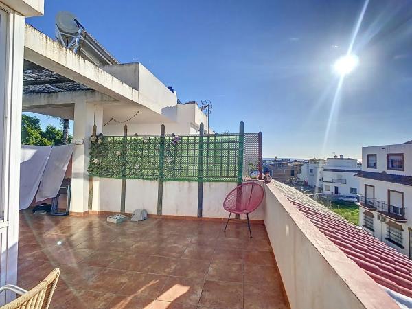 Chalet adosado en avenida Marqués del Duero